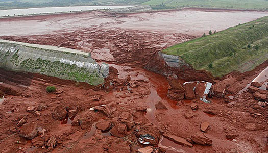 Redmud-Tailings-Dam-Failure-in-AluminaRefinery